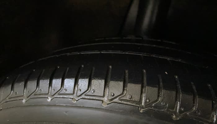 2017 Maruti Baleno ALPHA PETROL 1.2, Petrol, Manual, 84,196 km, Right Rear Tyre Tread