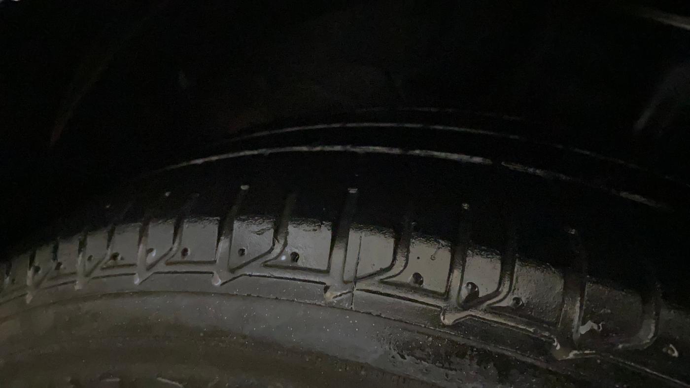 2017 Maruti Baleno ALPHA PETROL 1.2, Petrol, Manual, 84,196 km, Left Front Tyre Tread