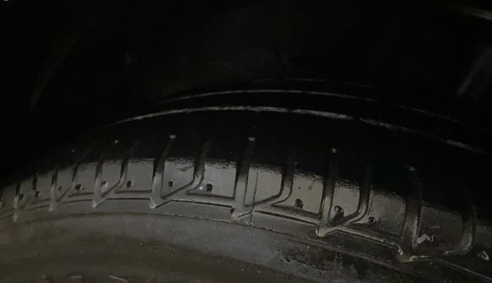 2017 Maruti Baleno ALPHA PETROL 1.2, Petrol, Manual, 84,196 km, Left Front Tyre Tread