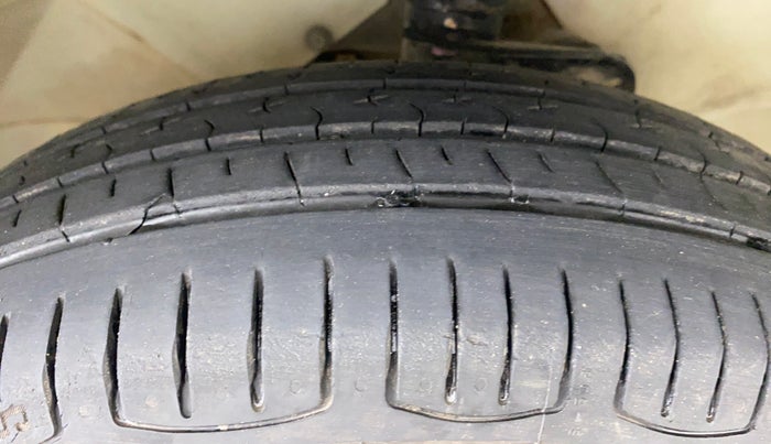 2019 Maruti Eeco 5 STR CNG WITH AC PLUSHTR, CNG, Manual, 46,415 km, Right Front Tyre Tread