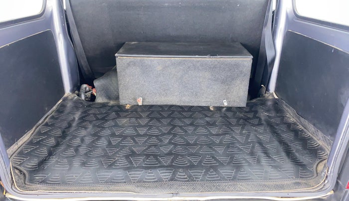 2019 Maruti Eeco 5 STR CNG WITH AC PLUSHTR, CNG, Manual, 46,415 km, Boot Inside