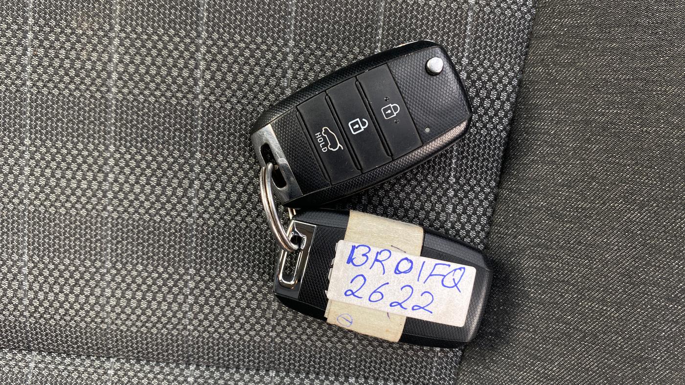 2022 KIA SONET HTK 1.2, Petrol, Manual, 11,177 km, Key Close Up