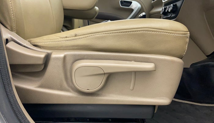 2016 Mahindra TUV300 T8 AT, Diesel, Automatic, 98,590 km, Driver Side Adjustment Panel