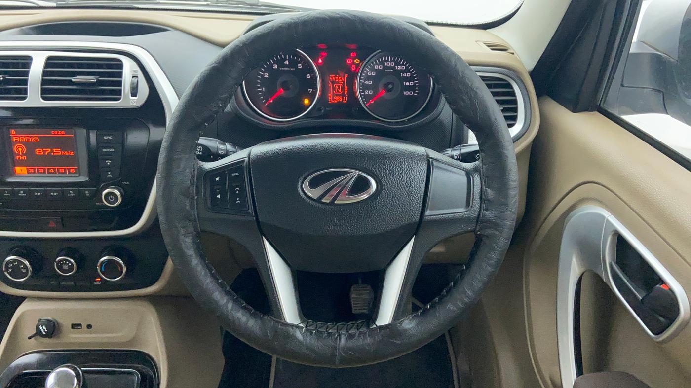 2016 Mahindra TUV300 T8 AT, Diesel, Automatic, 98,590 km, Steering Wheel Close-up