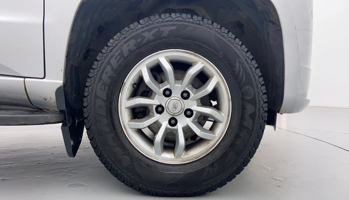 2016 Mahindra TUV300 T8 AT, Diesel, Automatic, 98,590 km, Right Front Tyre