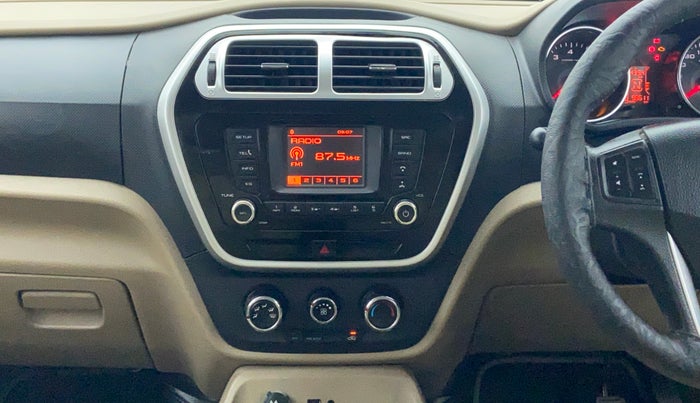 2016 Mahindra TUV300 T8 AT, Diesel, Automatic, 98,590 km, Air Conditioner