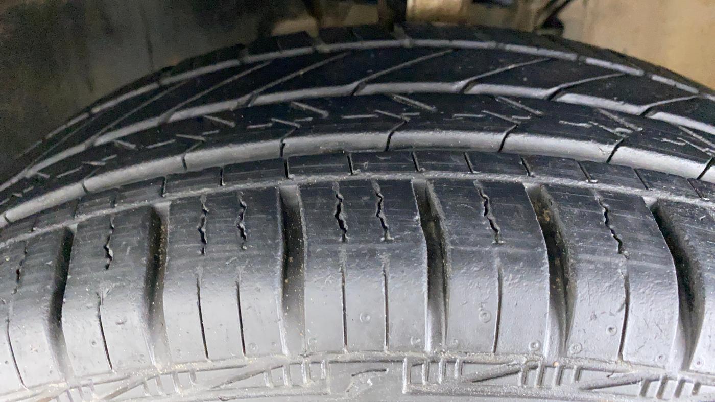 2020 Volkswagen Polo Trendline 1.0 L Petrol, Petrol, Manual, 13,679 km, Left Front Tyre Tread