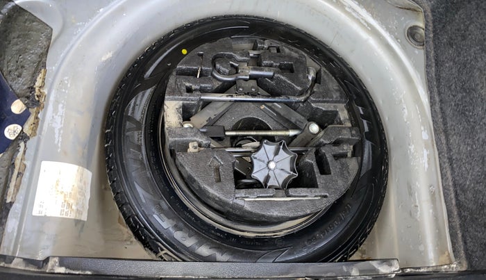 2016 Volkswagen Polo HIGHLINE 1.0L, Petrol, Manual, 58,567 km, Spare Tyre