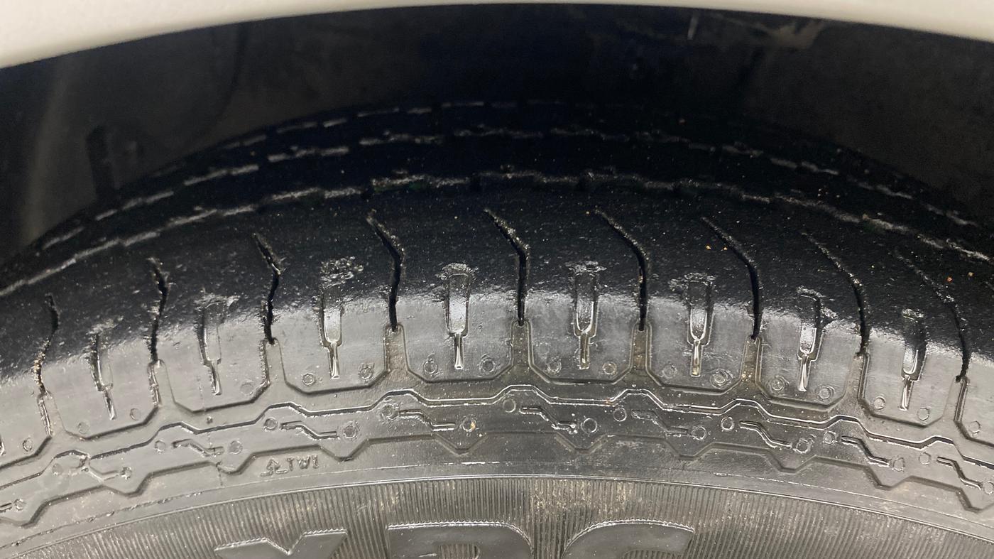 2014 Hyundai Xcent S (O) 1.2, Petrol, Manual, 33,704 km, Left Front Tyre Tread