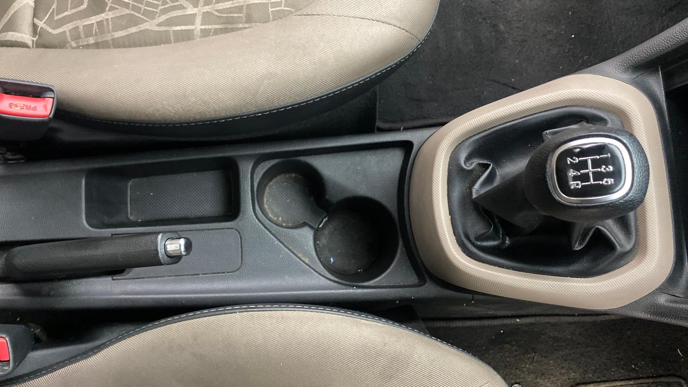 2014 Hyundai Xcent S (O) 1.2, Petrol, Manual, 33,704 km, Gear Lever