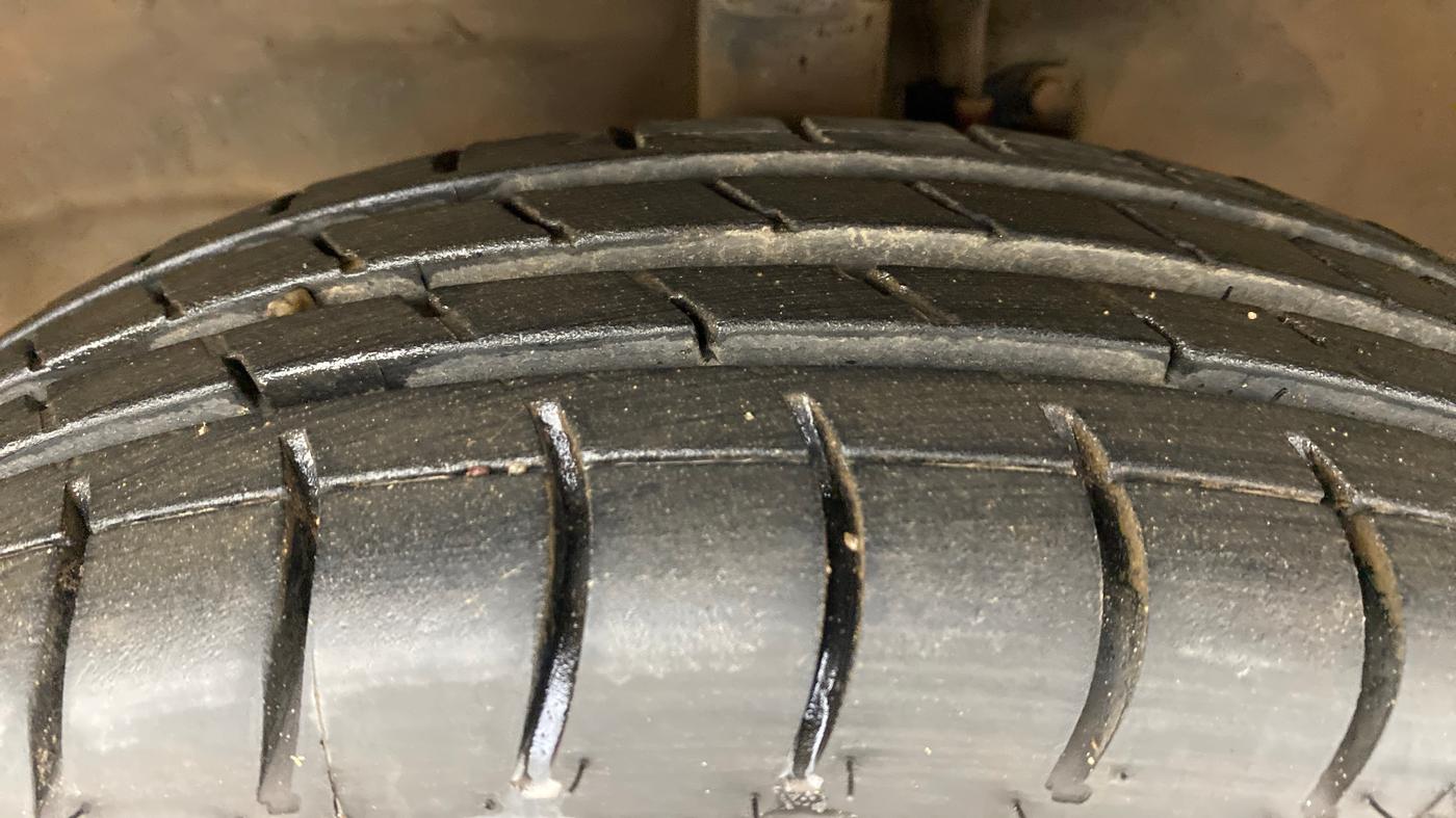2013 Maruti Wagon R 1.0 LXI CNG, CNG, Manual, 50,428 km, Left Front Tyre Tread