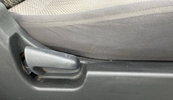 2013 Maruti Wagon R 1.0 LXI CNG, CNG, Manual, 50,428 km, Driver Side Adjustment Panel