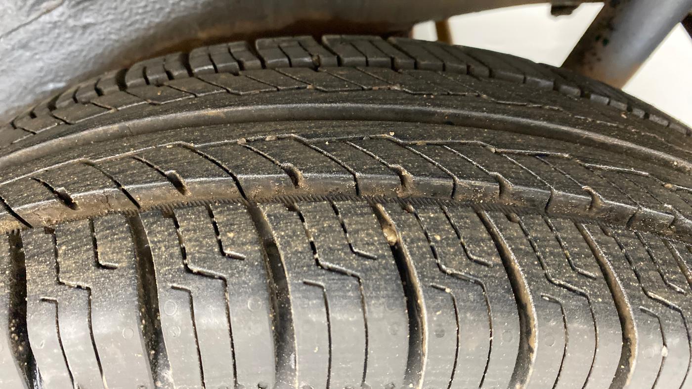 2013 Maruti Wagon R 1.0 LXI CNG, CNG, Manual, 50,428 km, Left Rear Tyre Tread