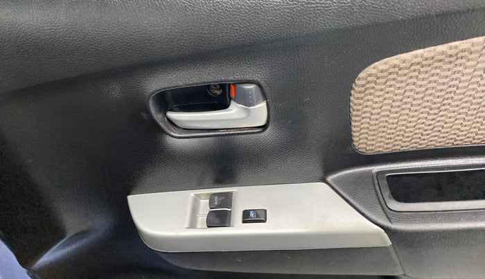 2013 Maruti Wagon R 1.0 LXI CNG, CNG, Manual, 50,428 km, Right front window switch / handle - Power window makes minor noise