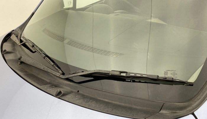 2013 Maruti Wagon R 1.0 LXI CNG, CNG, Manual, 50,428 km, Front windshield - Nozzle alignment