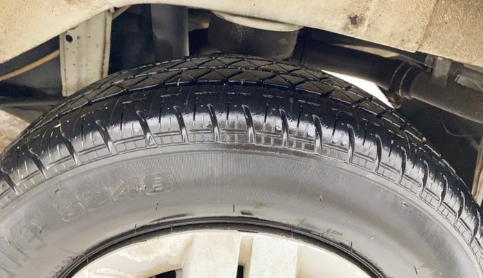 2017 Maruti Alto 800 LXI, CNG, Manual, 45,113 km, Left Rear Tyre Tread