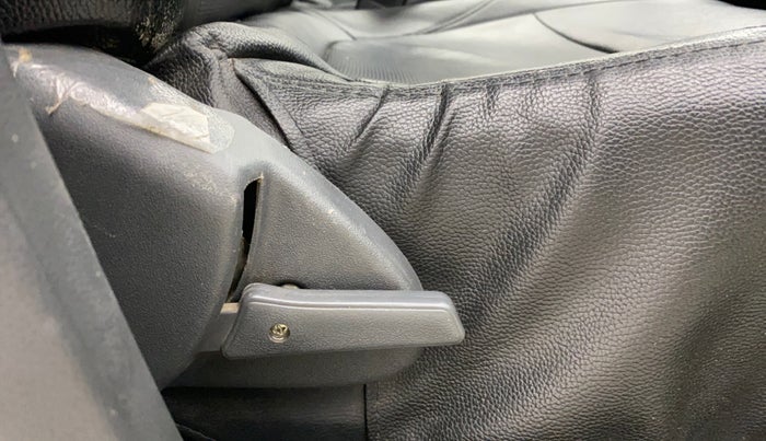 2017 Maruti Alto 800 LXI, CNG, Manual, 45,113 km, Driver Side Adjustment Panel