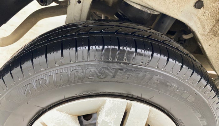 2017 Maruti Alto 800 LXI, CNG, Manual, 45,113 km, Right Rear Tyre Tread