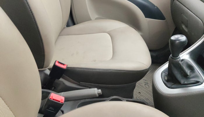 2015 Hyundai i10 SPORTZ 1.1, Petrol, Manual, 23,803 km, Gear Lever