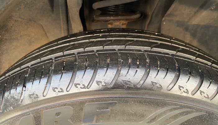 2021 Renault Kiger RXZ AMT DUAL TONE, Petrol, Automatic, 34,991 km, Right Front Tyre Tread