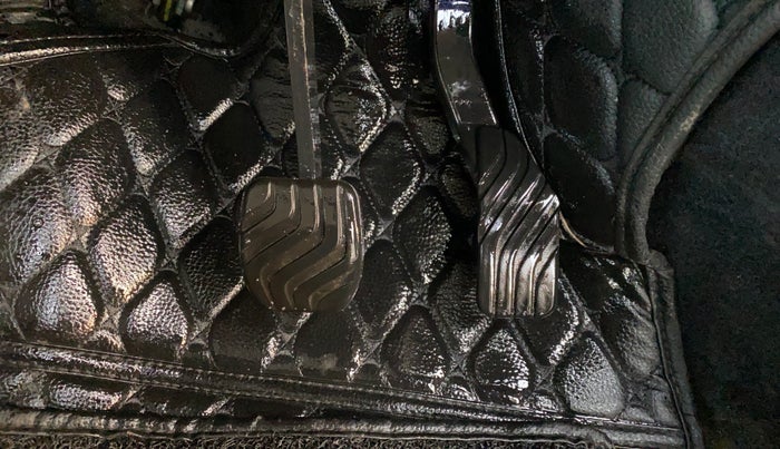 2021 Renault Kiger RXZ AMT DUAL TONE, Petrol, Automatic, 34,991 km, Pedals