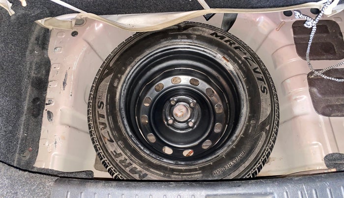 2017 Mahindra Kuv100 K6 6 STR, Petrol, Manual, 27,723 km, Spare Tyre