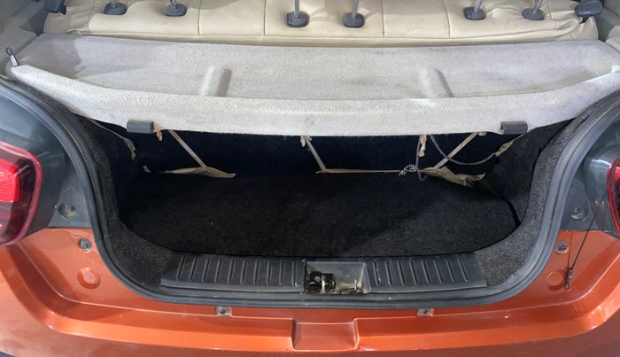 2017 Mahindra Kuv100 K6 6 STR, Petrol, Manual, 27,723 km, Boot Inside