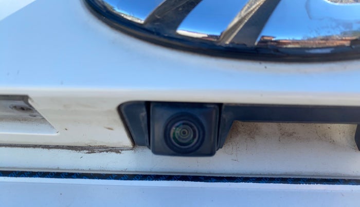 2022 Mahindra XUV300 W8 (O) 1.2 PETROL AMT, Petrol, Automatic, 36,068 km, Parking Camera