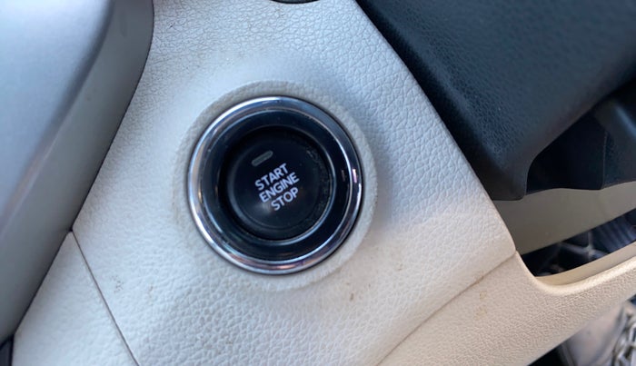 2022 Mahindra XUV300 W8 (O) 1.2 PETROL AMT, Petrol, Automatic, 36,068 km, Keyless Start/ Stop Button