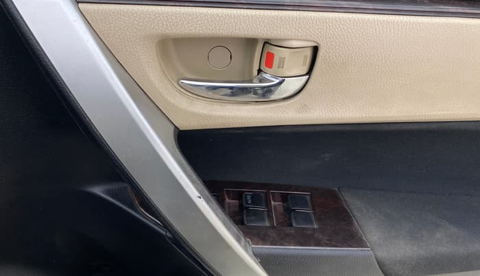 2015 Toyota Corolla Altis G PETROL, Petrol, Manual, 40,659 km, Driver Side Door Panels Control