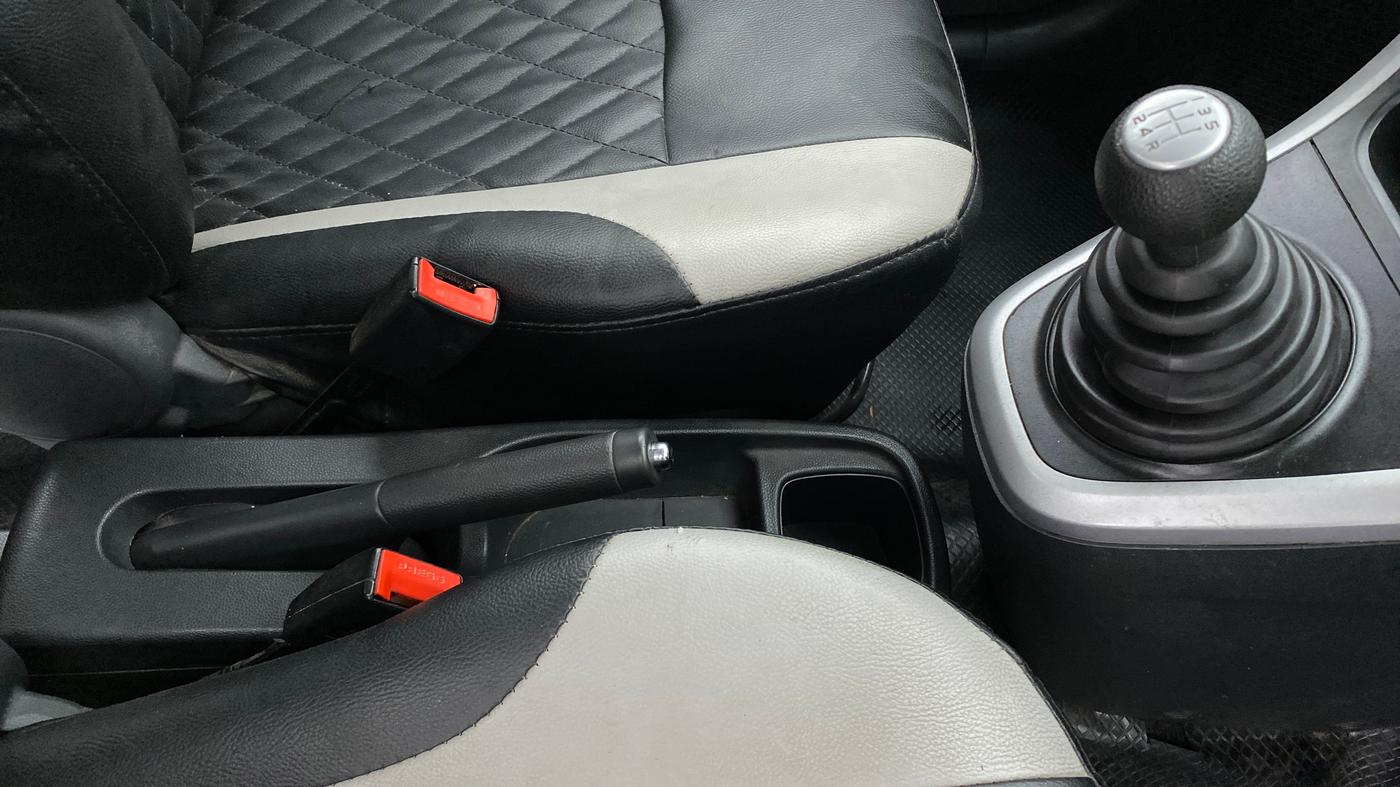 2013 Maruti Ritz VXI BS IV, Petrol, Manual, 56,890 km, Gear Lever