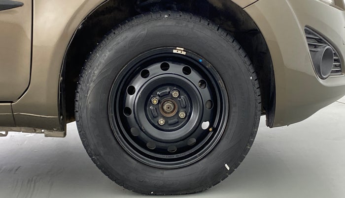 2013 Maruti Ritz VXI BS IV, Petrol, Manual, 56,890 km, Right Front Wheel