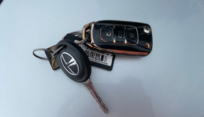 2018 Tata Tiago XT PETROL, Petrol, Manual, 73,023 km, Key Close Up