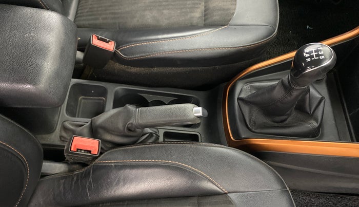 2018 Ford Ecosport TITANIUM 1.5L SPORTS(SUNROOF) DIESEL, Diesel, Manual, 70,330 km, Gear Lever