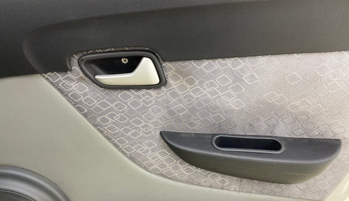 2017 Maruti Alto 800 LXI, Petrol, Manual, 31,028 km, Driver Side Door Panels Control