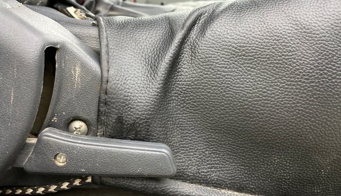 2017 Maruti Alto 800 LXI, Petrol, Manual, 31,028 km, Driver Side Adjustment Panel