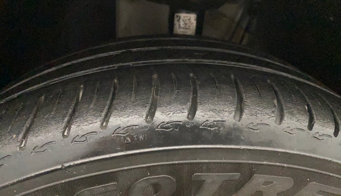 2022 Skoda SLAVIA AMBITION 1.0L TSI AT, Petrol, Automatic, 29,291 km, Left Front Tyre Tread