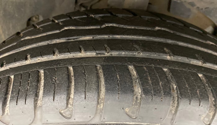 2017 Renault Duster RXS CVT 106 PS, Petrol, Automatic, 22,921 km, Right Front Tyre Tread