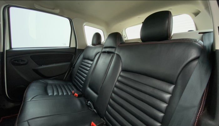 2017 Renault Duster RXS CVT 106 PS, Petrol, Automatic, 22,921 km, Right Side Rear Door Cabin