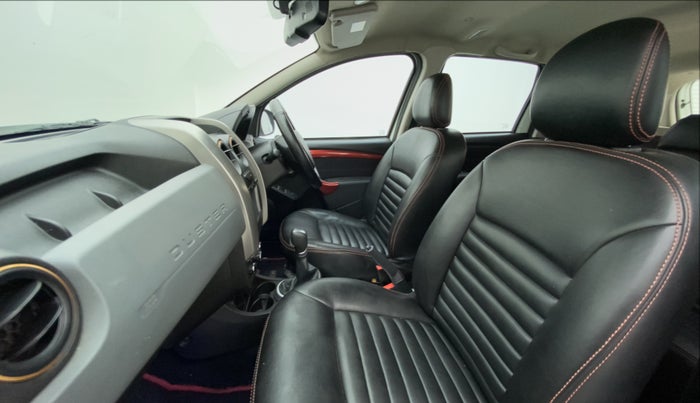 2017 Renault Duster RXS CVT 106 PS, Petrol, Automatic, 22,921 km, Right Side Front Door Cabin