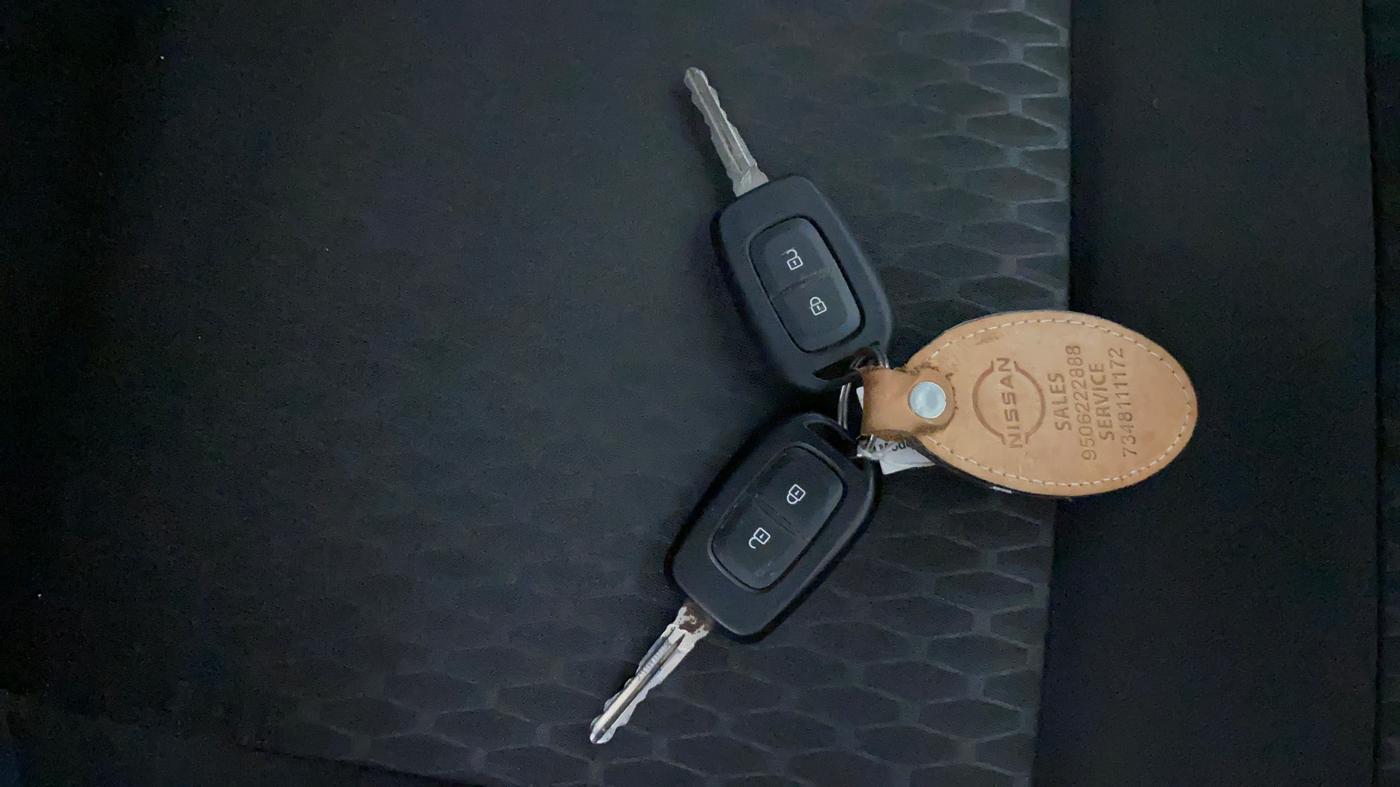 2024 Nissan MAGNITE XL, Petrol, Manual, 27,325 km, Key Close Up