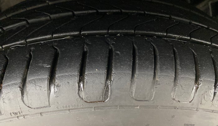 2016 Ford Ecosport TITANIUM 1.5L PETROL AT, Petrol, Automatic, 41,053 km, Right Front Tyre Tread