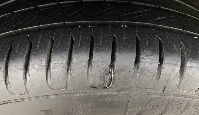 2016 Ford Ecosport TITANIUM 1.5L PETROL AT, Petrol, Automatic, 41,053 km, Right Rear Tyre Tread