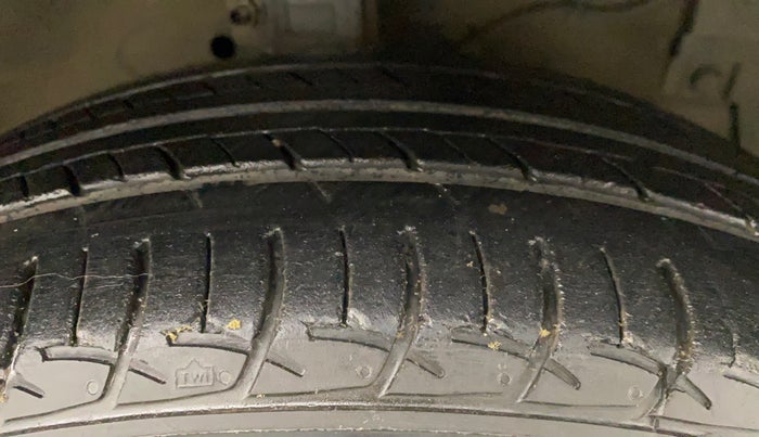 2014 Maruti Ertiga ZDI, Diesel, Manual, 70,327 km, Right Front Tyre Tread