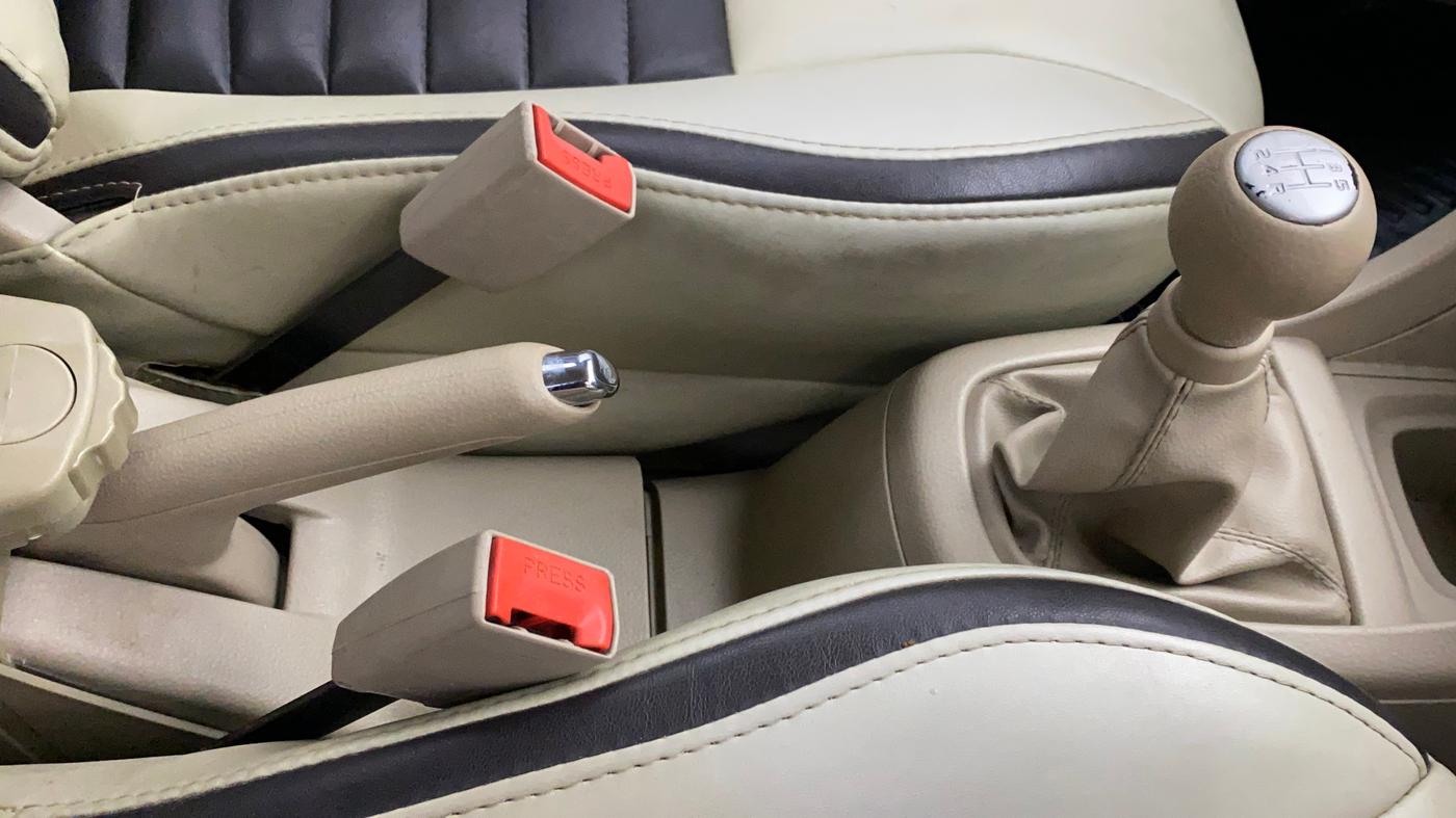 2014 Maruti Ertiga ZDI, Diesel, Manual, 70,327 km, Gear Lever