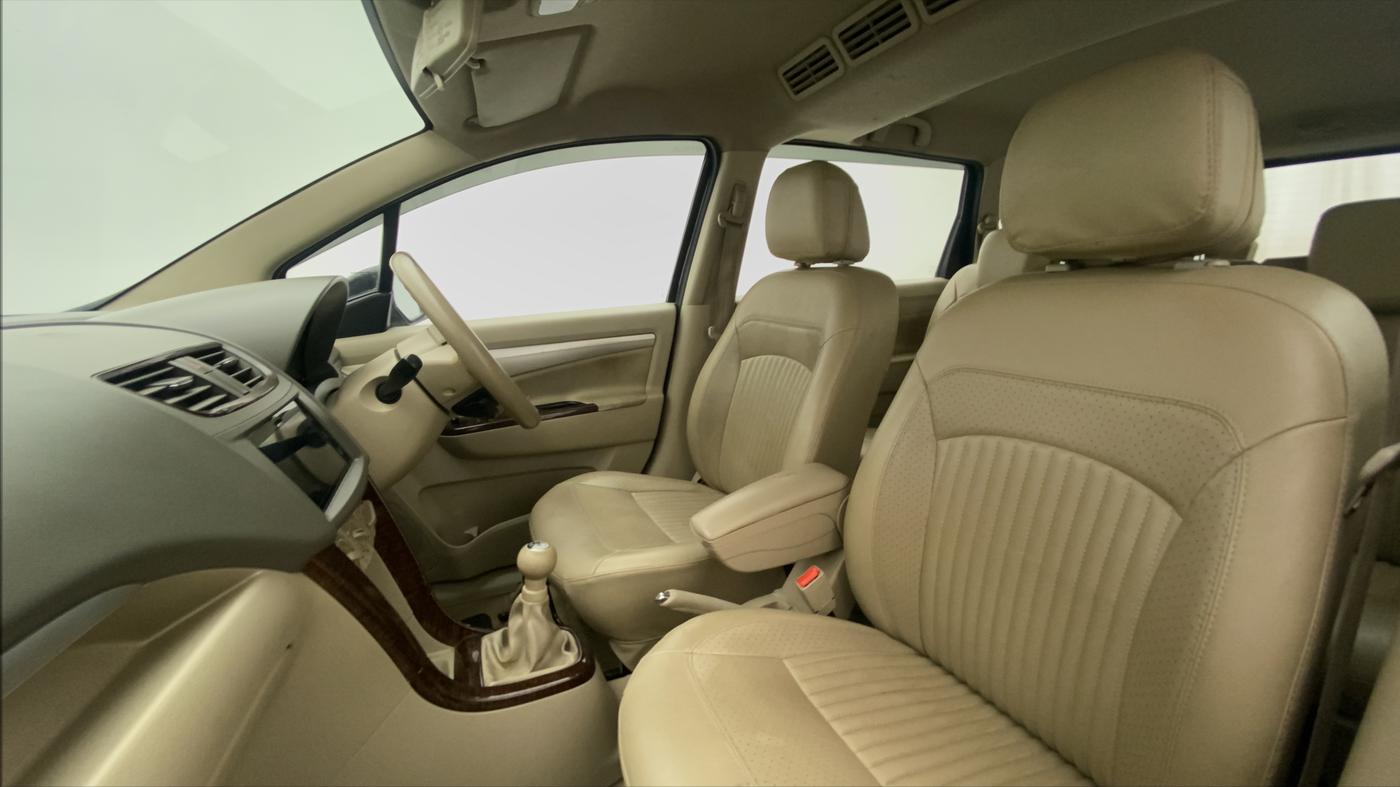 2017 Maruti Ertiga ZDI + SHVS, Diesel, Manual, 84,540 km, Right Side Front Door Cabin