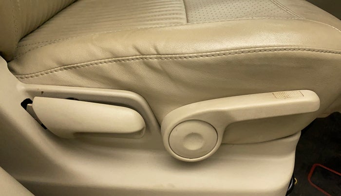 2017 Maruti Ertiga ZDI + SHVS, Diesel, Manual, 84,540 km, Driver Side Adjustment Panel