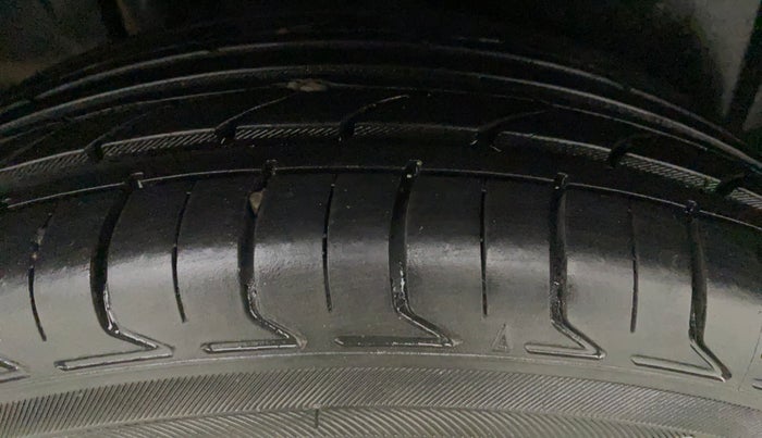 2017 Maruti Ertiga ZDI + SHVS, Diesel, Manual, 84,540 km, Left Rear Tyre Tread