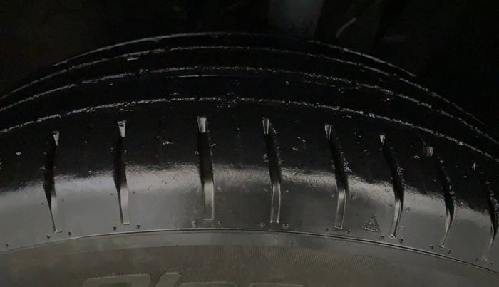 2022 Tata PUNCH CREATIVE  AMT, Petrol, Automatic, 45,186 km, Left Front Tyre Tread