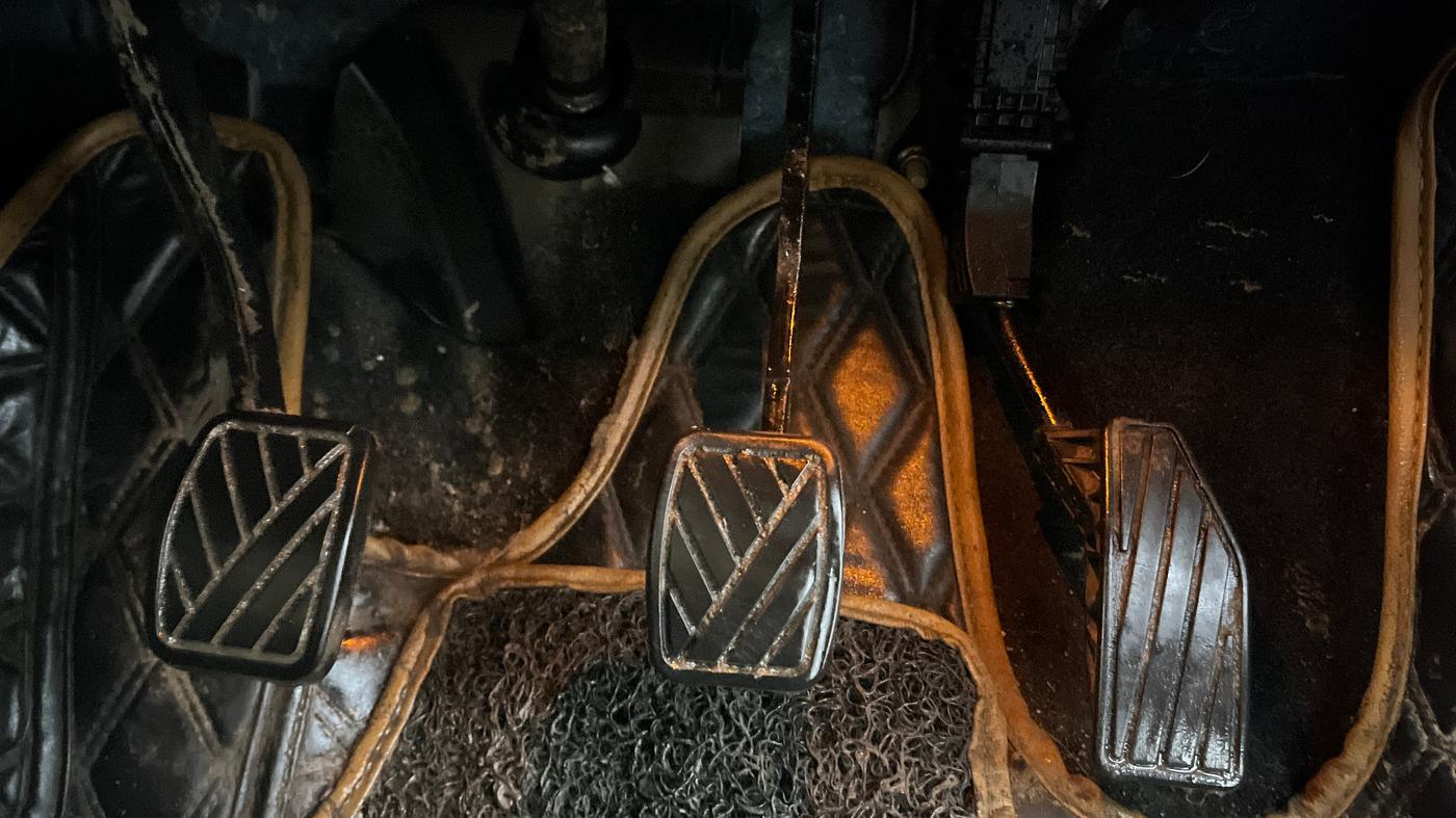 2022 Maruti XL6 ALPHA MT, Petrol, Manual, 37,161 km, Pedals